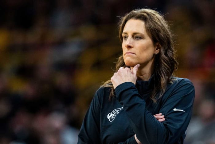 Indiana Fever head coach Stephanie White watches the action. © Grace Smith/IndyStar / USA TODAY NETWORK via Imagn Images